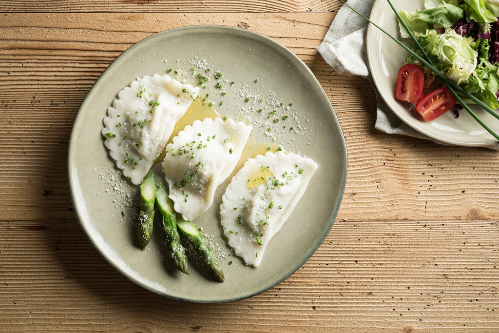Schlutzkrapfen  mit Spargelfülle